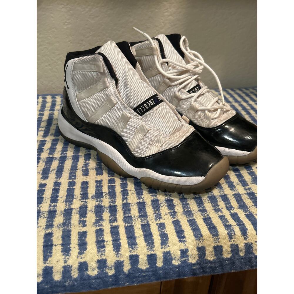 Jordan 11 Retro Concord 2011 Size 5Y